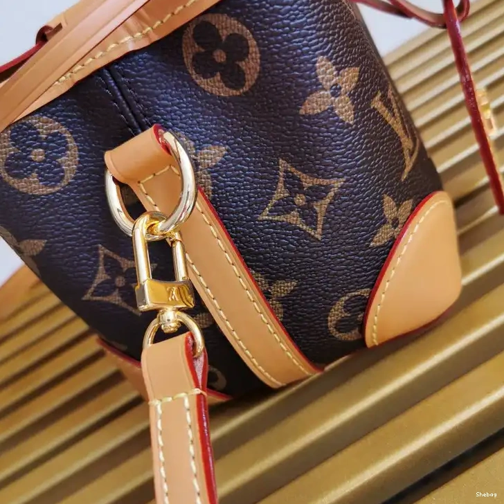 Bags 208B570017 LV 0727